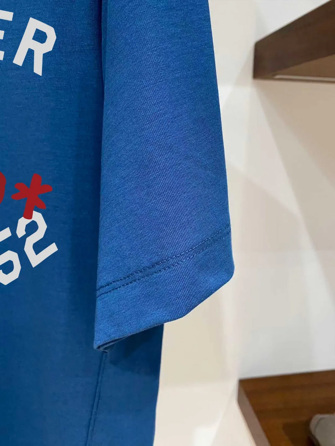 Moncler T 26s New Arrival Supima 210 ， ， + ， ， ， ， ， Breathable， ！ ， ， ，Series ， 5 ， ， 100 ， 1% . Versatile， 。 Breathable， ：White// /Light Green /Khaki / /Black Sizes：M-3XL Size ：178-130 L